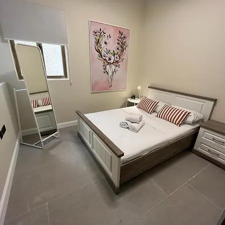 Heart, 3 * Valletta