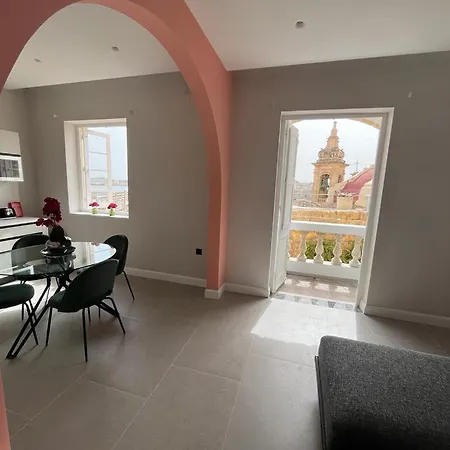 Heart, 3 Apartment *