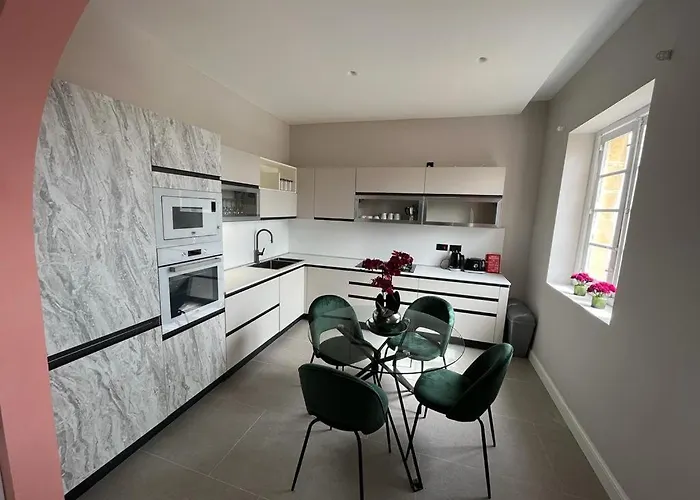 Heart, 3 아파트 *